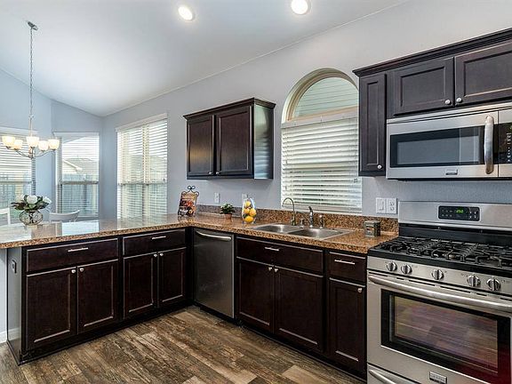 4th image of 5218 Lilac Hollow Ln