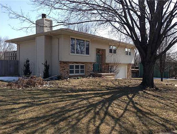 2nd image of 301 34th Ct