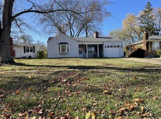 806 N Ellis Ave, Wheaton, IL 60187