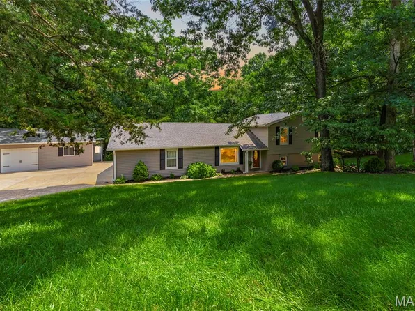 12 Hickory Hill Dr, O'Fallon, MO 63366