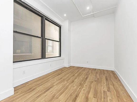 5th image of 248 W 35th St #1005