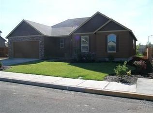2166 NW Quince Pl, Redmond, OR 97756