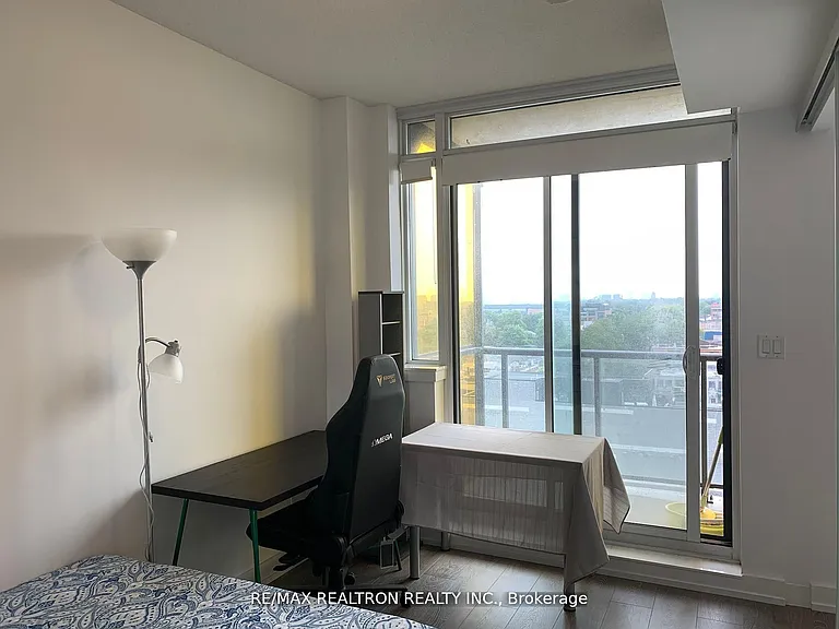 297 College St #917 — Photo 16