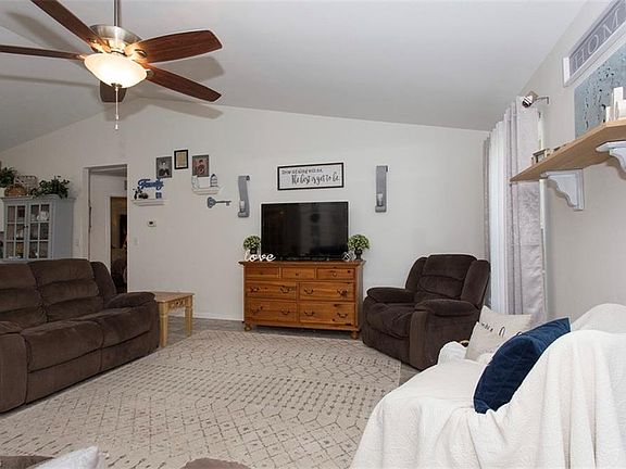 5th image of 4132 NE 15th Ave