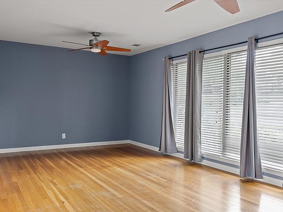 4th image of 3515 Claremont Ave
