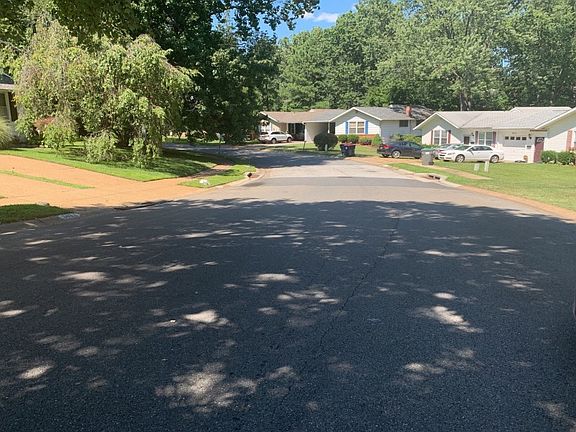 4th image of 751 E Birchtree Ln