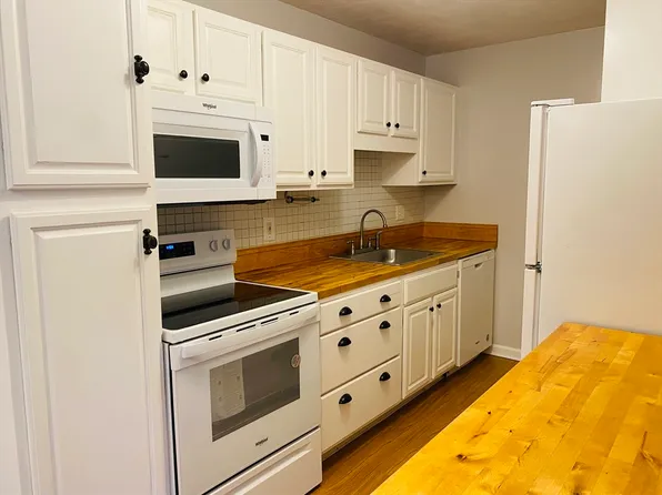 207 Samoset St APT A8, Plymouth, MA 02360