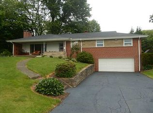 325 Lejeune Dr, Greensburg, PA 15601
