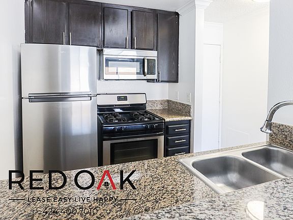 5th image of 1522 1/2 N Formosa Ave #302