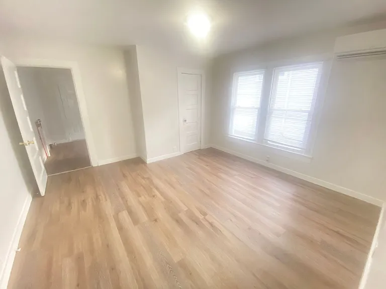 648 Wilson St — Photo 4