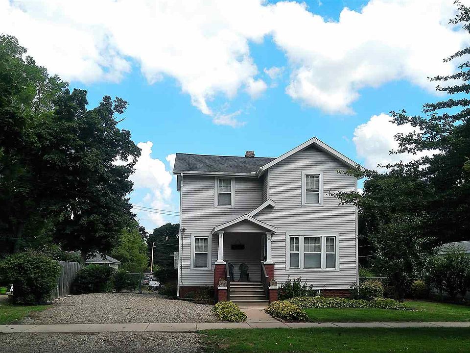 1st image of 105 Budlong St