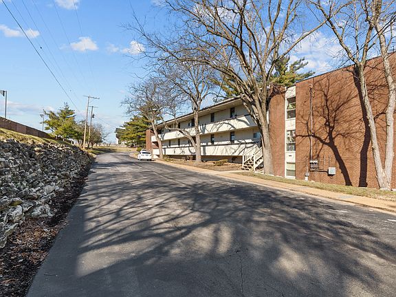 4th image of 9420 Mary Glen Dr #9404A