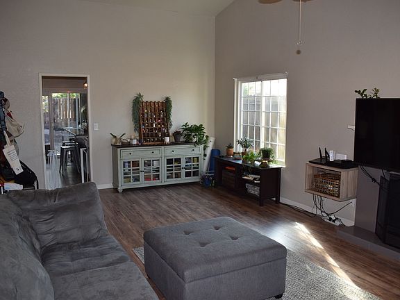 2nd image of 9409 Emerald Vista Dr