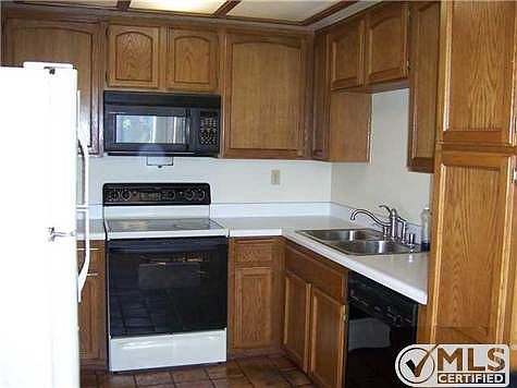 4th image of 12650 Lakeshore Dr Unit 164