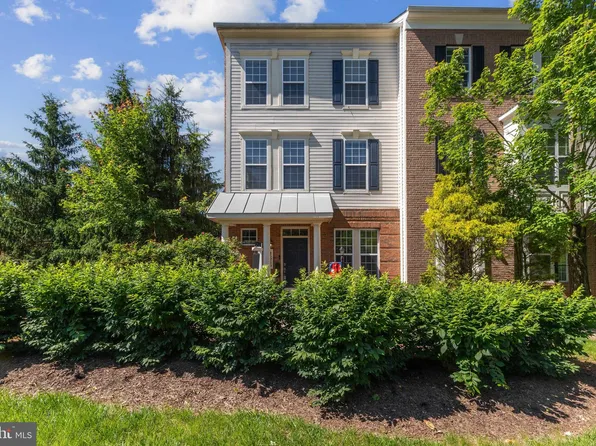 46246 Milthorn Ter, Sterling, VA 20165