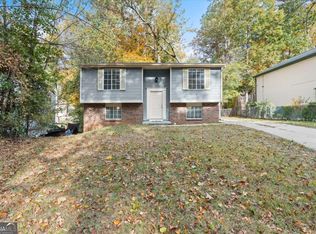 2116 Scarbrough Rd, Stone Mountain, GA 30088