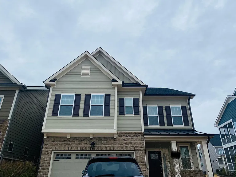 124 Tree Hill Ln — Photo 1