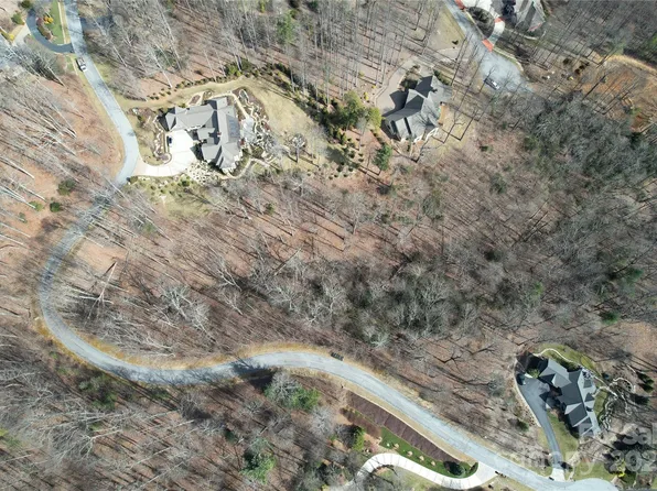 217 Chatsworth Ct, Flat Rock, NC 28731