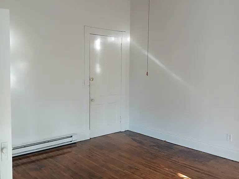 1022 S 4th St #6 — Photo 3