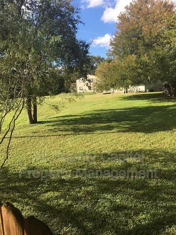 9804 Roxanna Dr — Photo 2