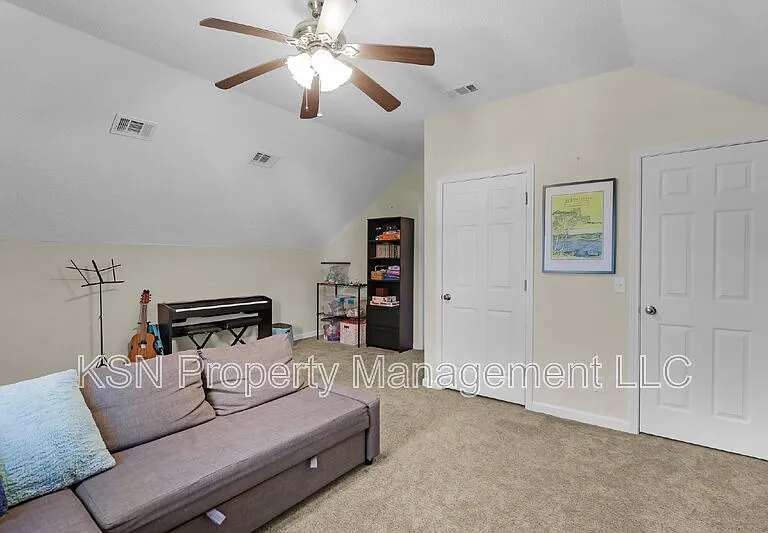 121 Tappan Zee Dr — Photo 20