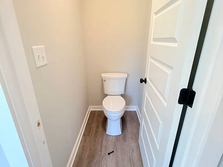 785 Whitehall Rd — Photo 17