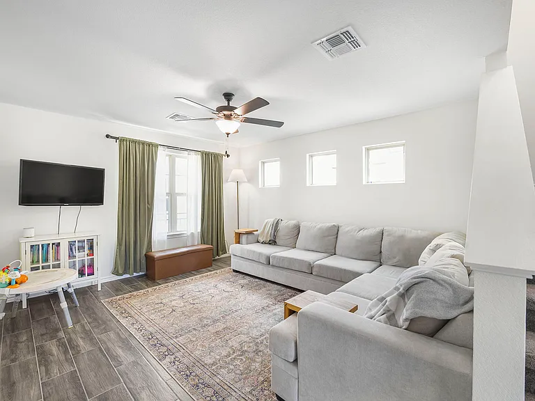 140 Witchhazel Way — Photo 5