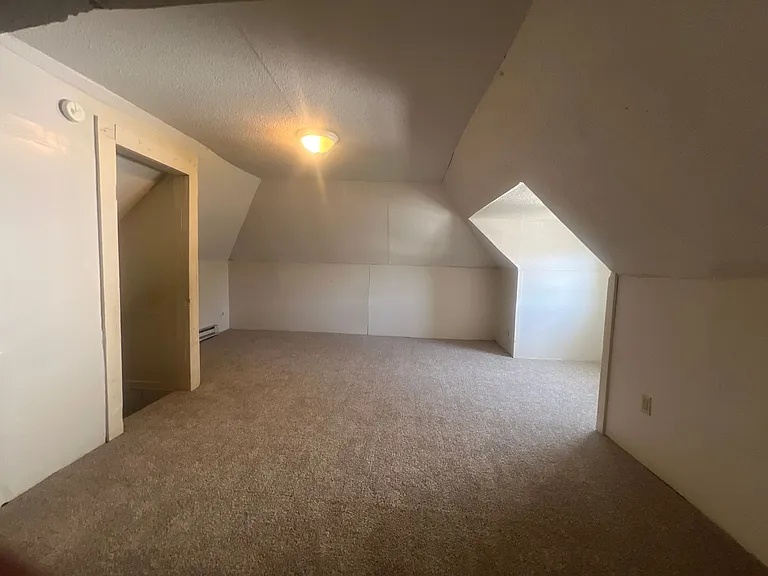 466 Dallas Street — Photo 7