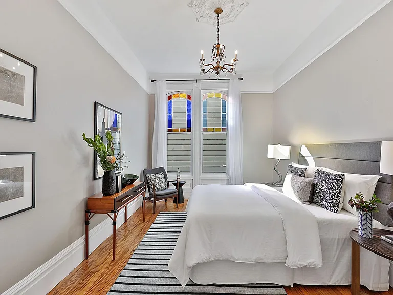 725 Webster St — Photo 13