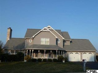 2074 Doral Dr, Harrisburg, PA 17112
