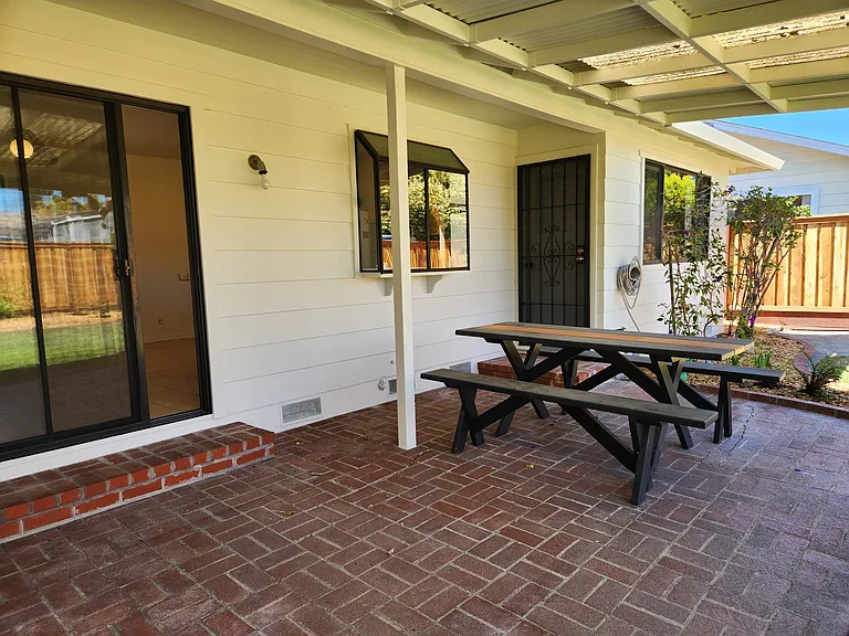 2220 Sartori Dr — Photo 24