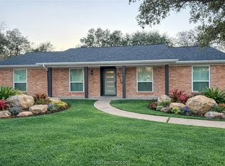 3710 Windridge Dr, Bryan, TX 77802