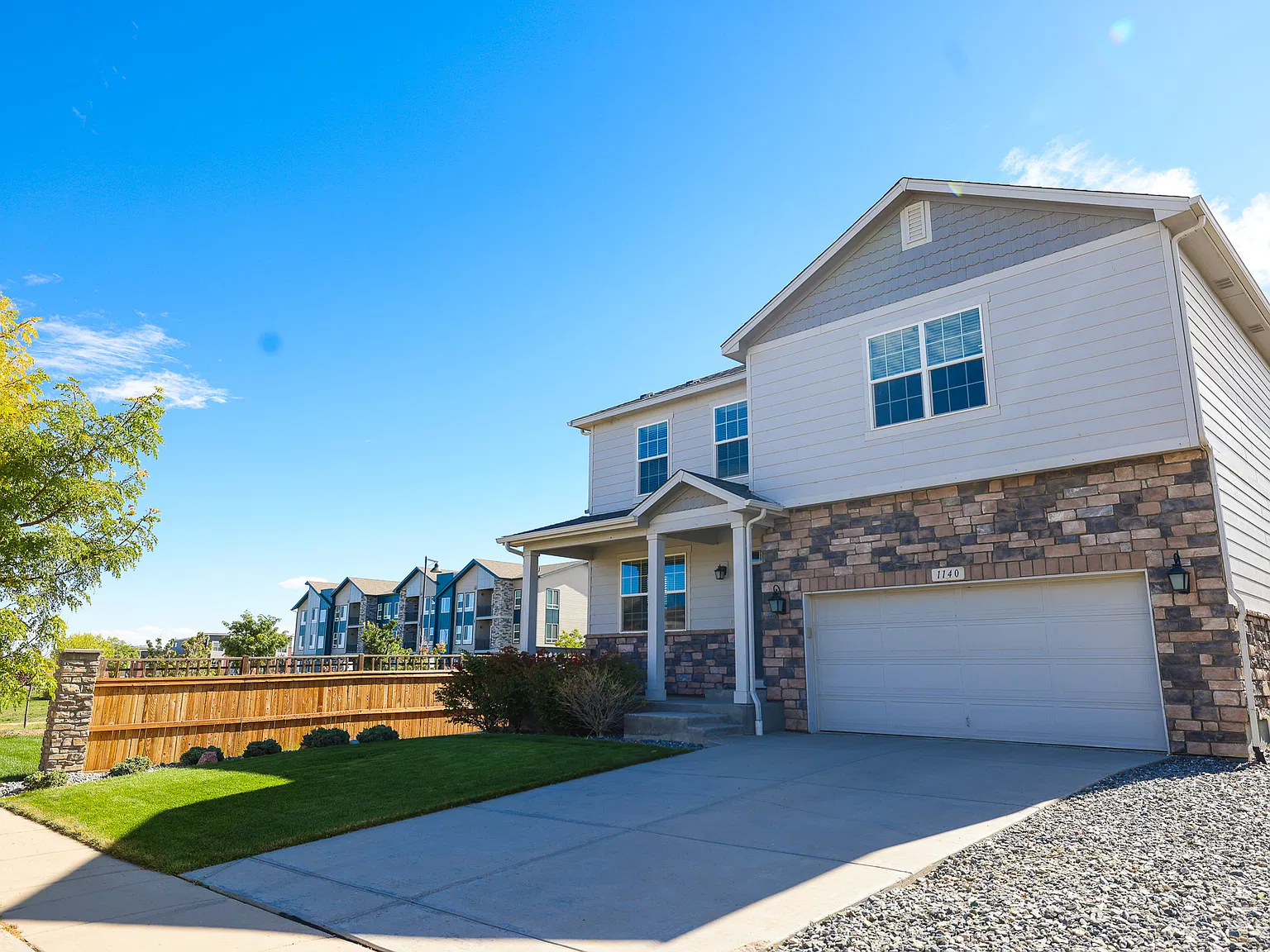 4 bed, 2.5 bath, 2493 sqft, $3,495 — Photo 2