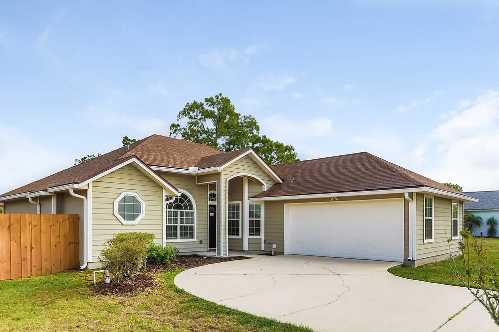 3 bed, 2.0 bath, 1478 sqft, $1,970 — Photo 3