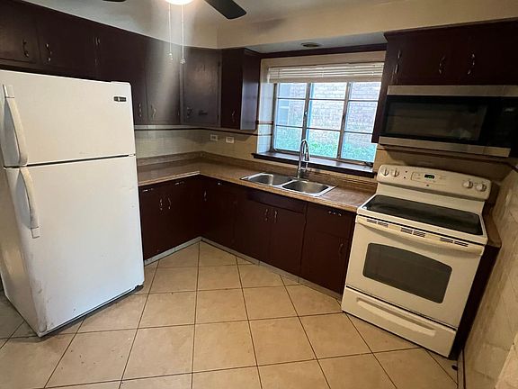 3rd image of 1915 Oak Park Ave APT 1