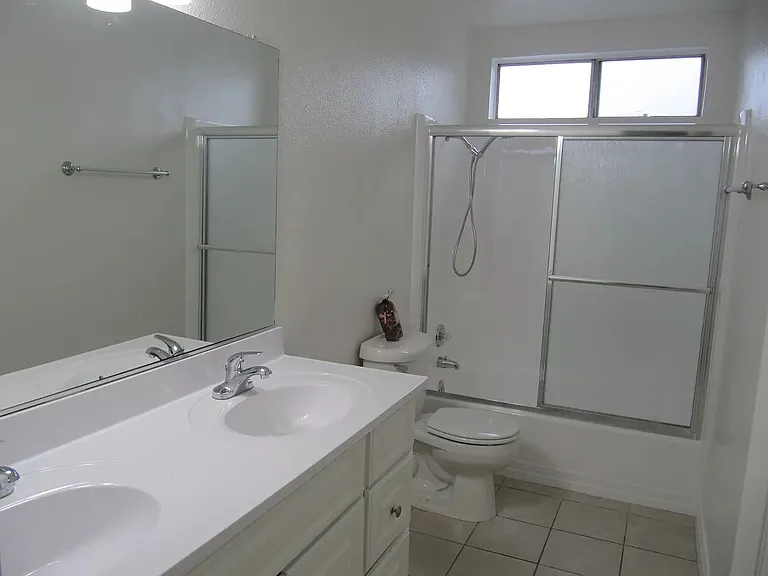 16628 Woodruff — Photo 33