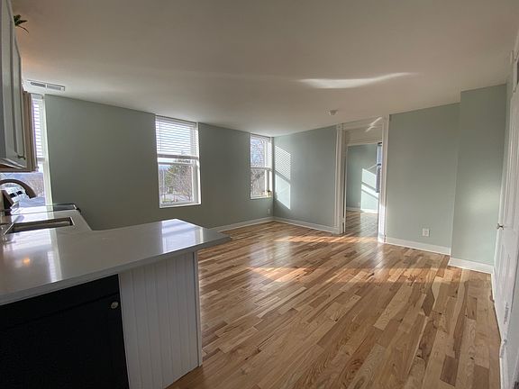 5th image of 603 E High St #4