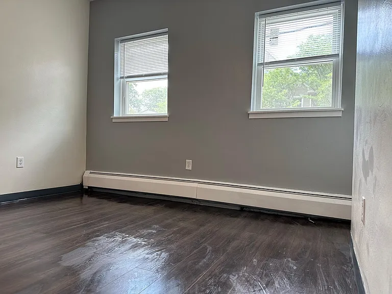 1800 Webster Ave #6 — Photo 12