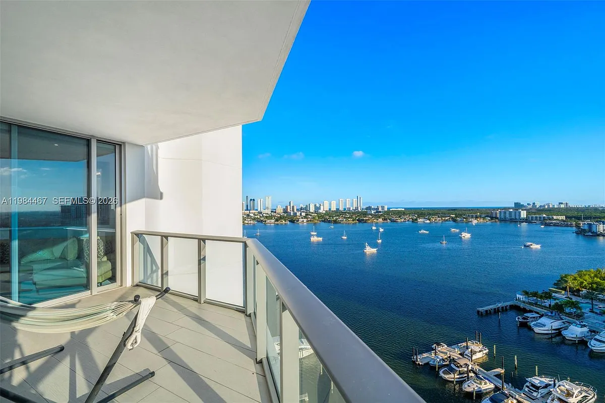Building Photo - 17301 Biscayne Blvd #1803