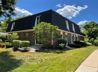 460 Sunnybrook Ln, Wheaton, IL 60187