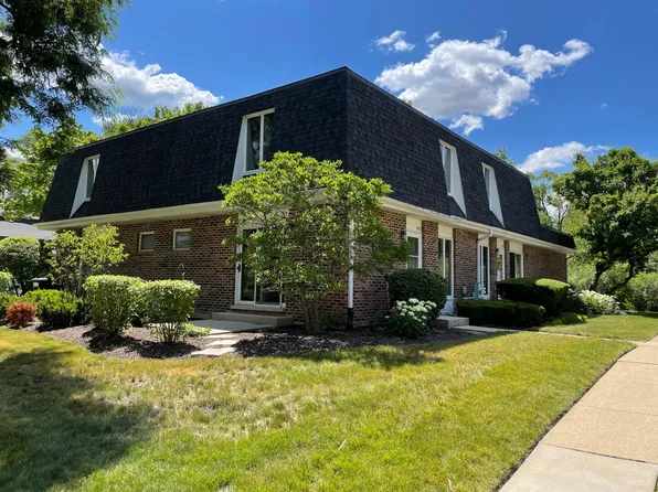 460 Sunnybrook Ln, Wheaton, IL 60187