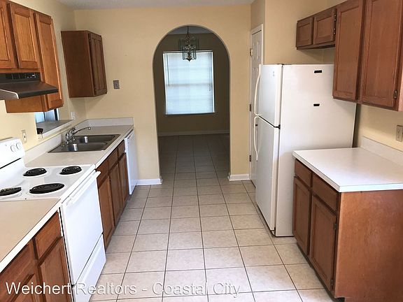 3rd image of 1142 Dorwinion Dr