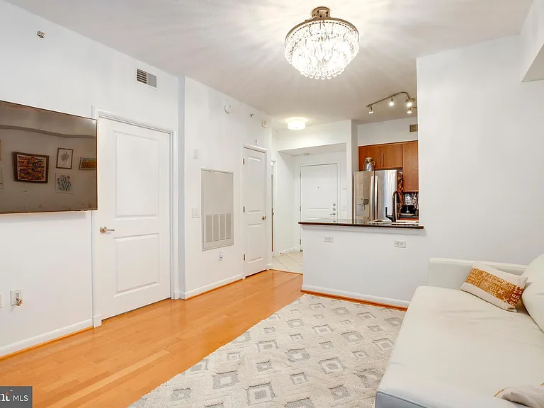 1021 N Garfield St #125 — Photo 18