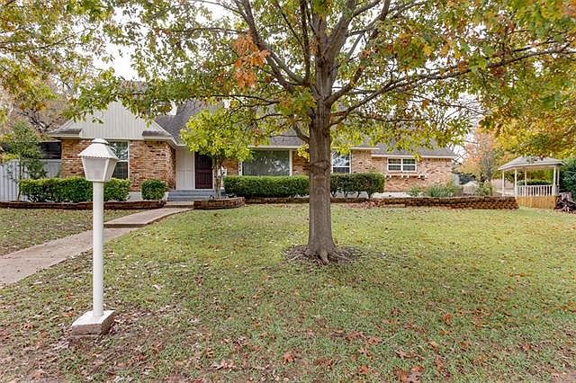 1st image of 2424 Whitewood Dr
