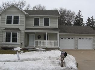 940 Sampson Dr, Nevada, IA 50201