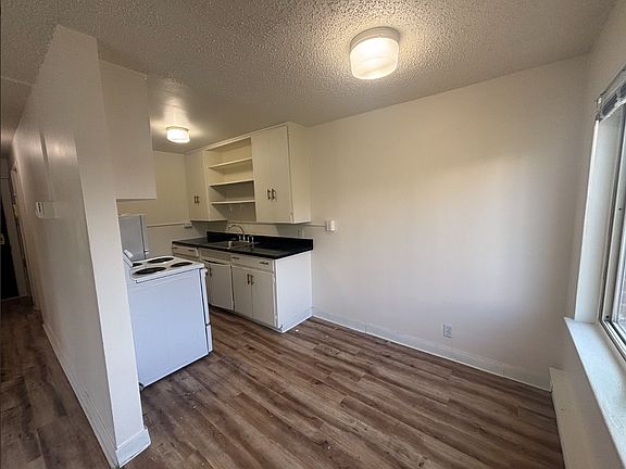 4th image of 2500 E Denny Way APT 303