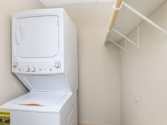 4th image of 15716 Saticoy St #41