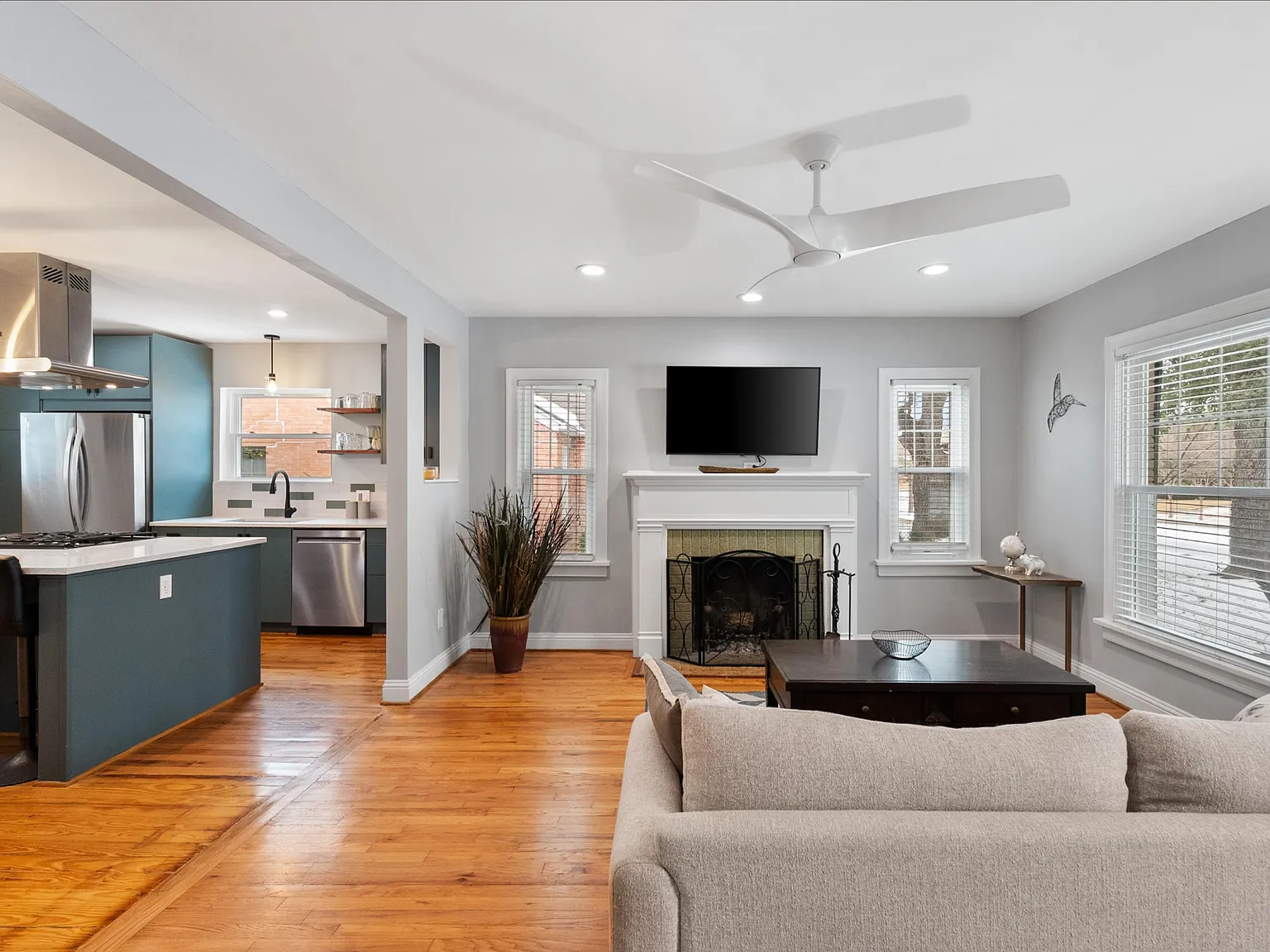 3 bed, 1503 sqft, $3,500 — Photo 4