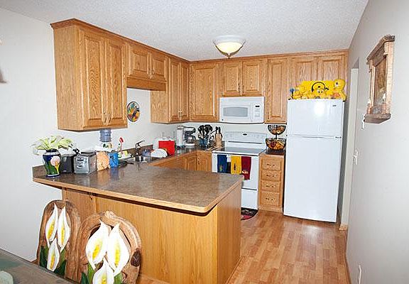 2nd image of 546 96th Ln NE