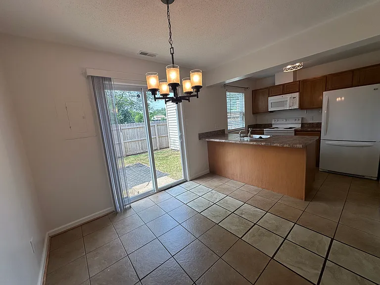 3590 Windmill Dr — Photo 5
